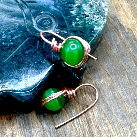 Cat's eye acrylic big heart dangle rose gold earrings - Picture 2 of 4